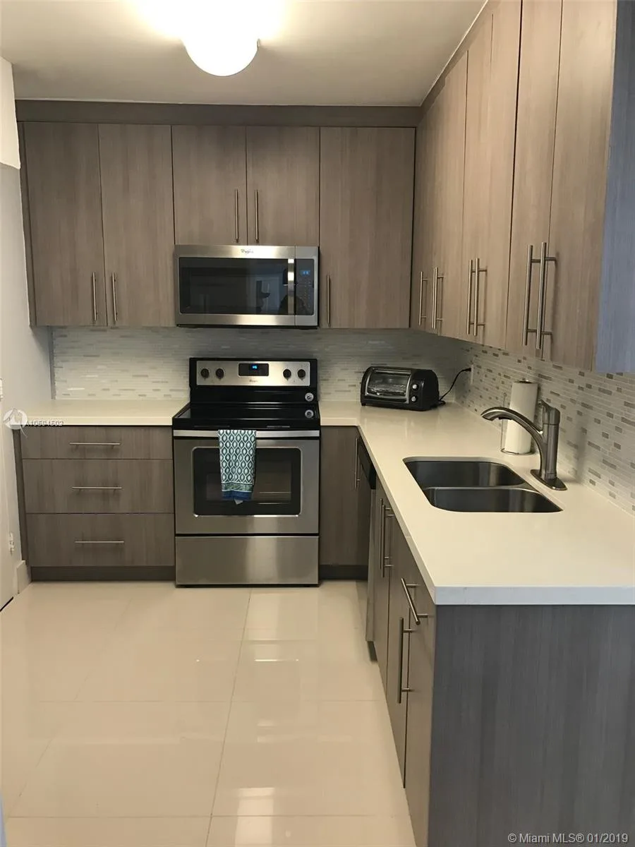 3801 S Ocean Dr # 10V, Hollywood, FL 33019