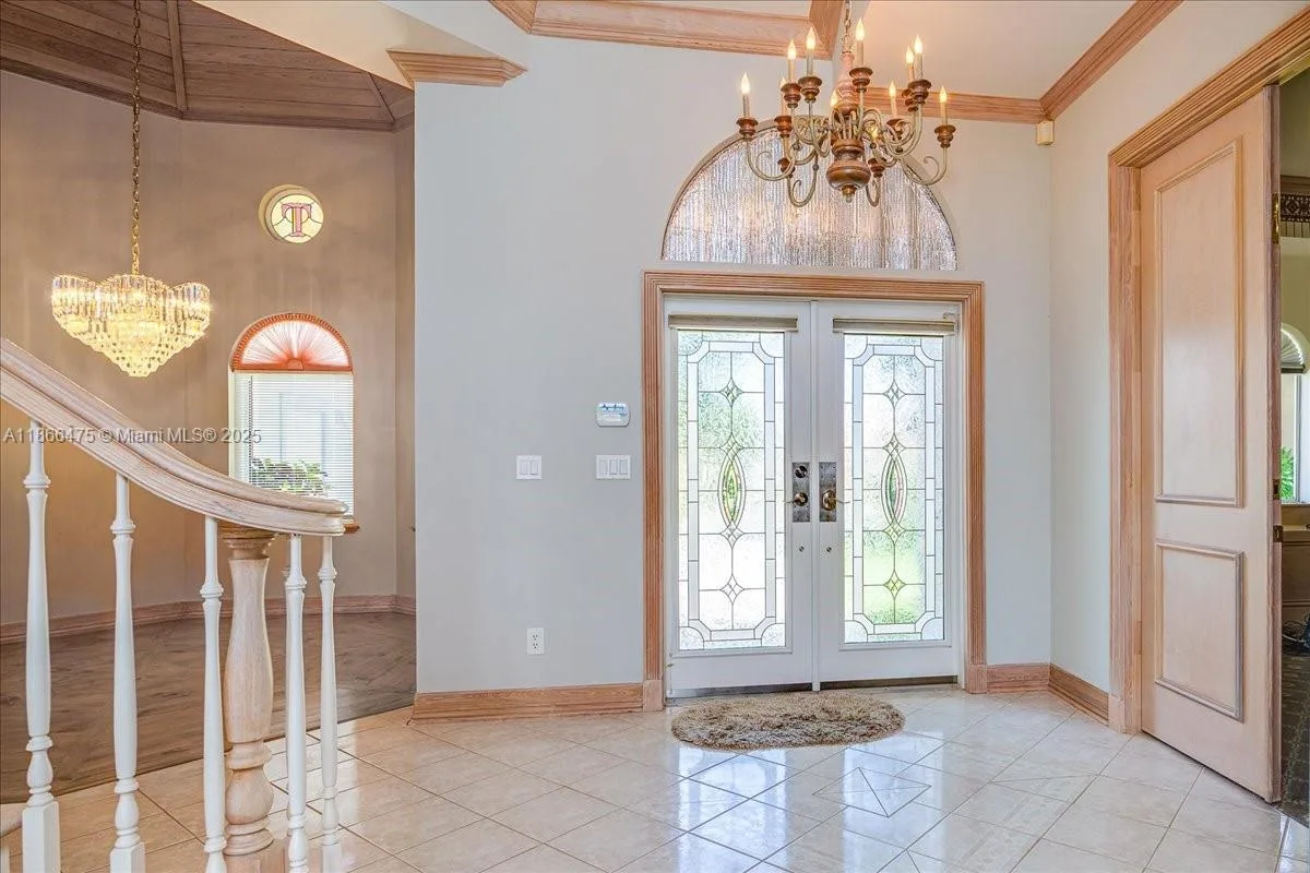 14817 Laguna Drive, Fort Myers, FL 33908 photo 5