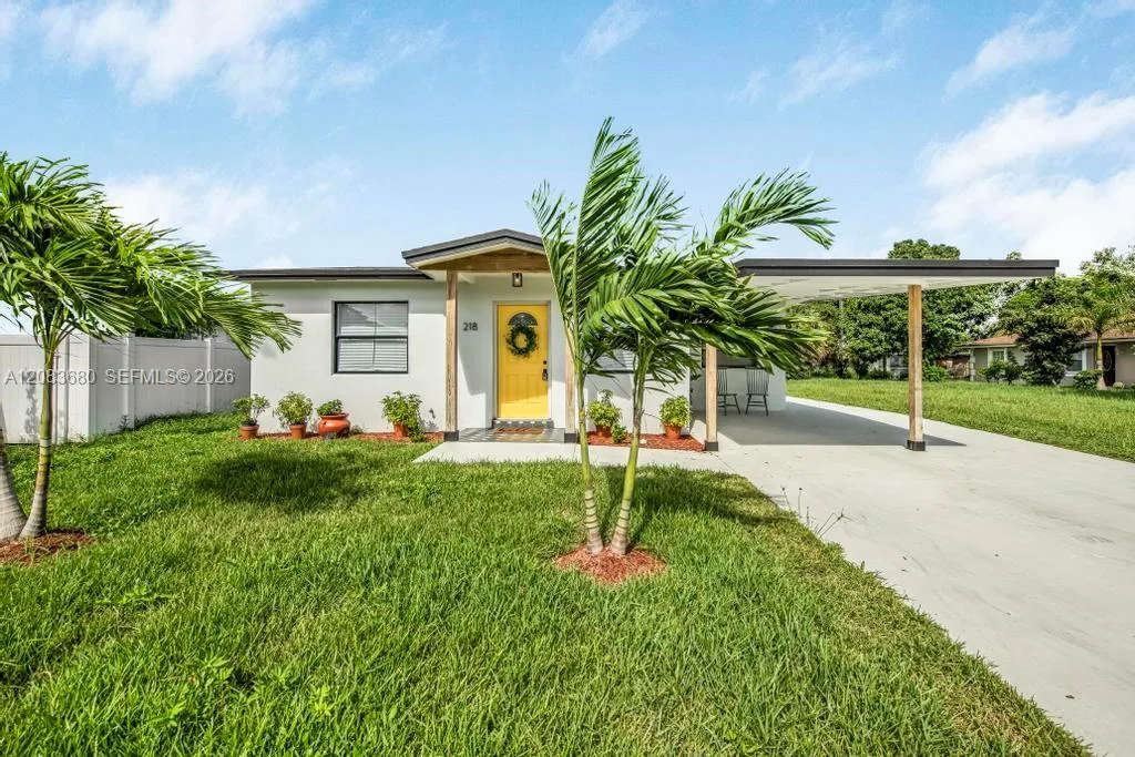 218 SW 10th Ave, Delray Beach, FL 33444