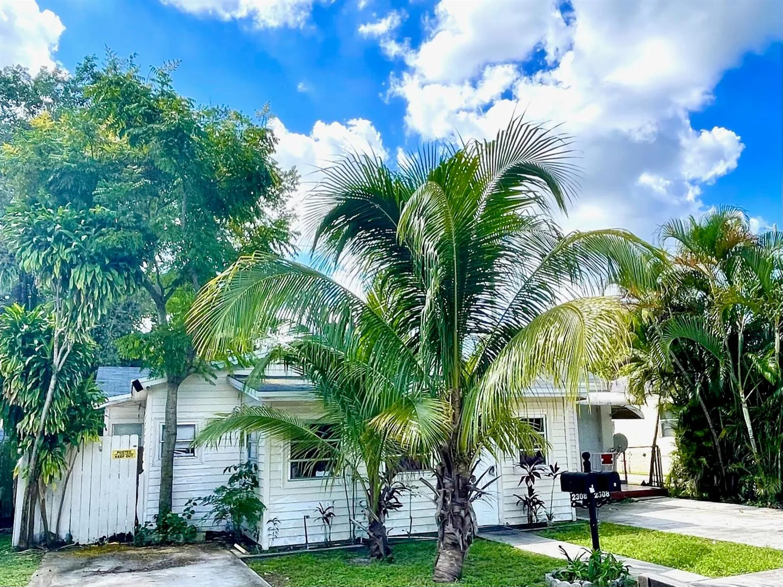 2308 Cleveland Street # #e, Hollywood, FL 33020