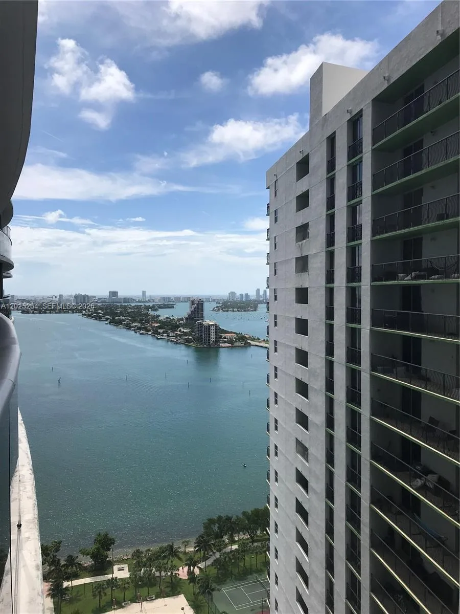 488 NE 18th St # 3002, Miami, FL 33132 photo 4