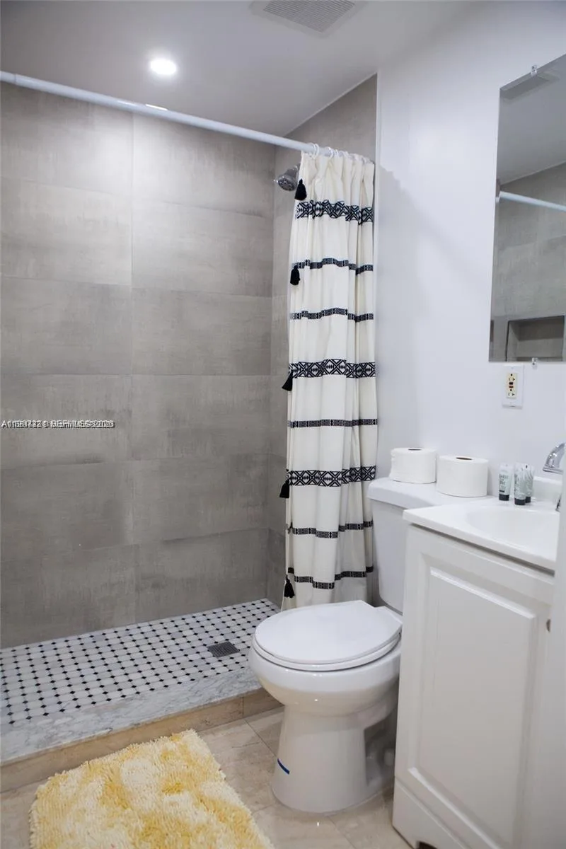 1821 Harding St, Hollywood, FL 33020 photo 9