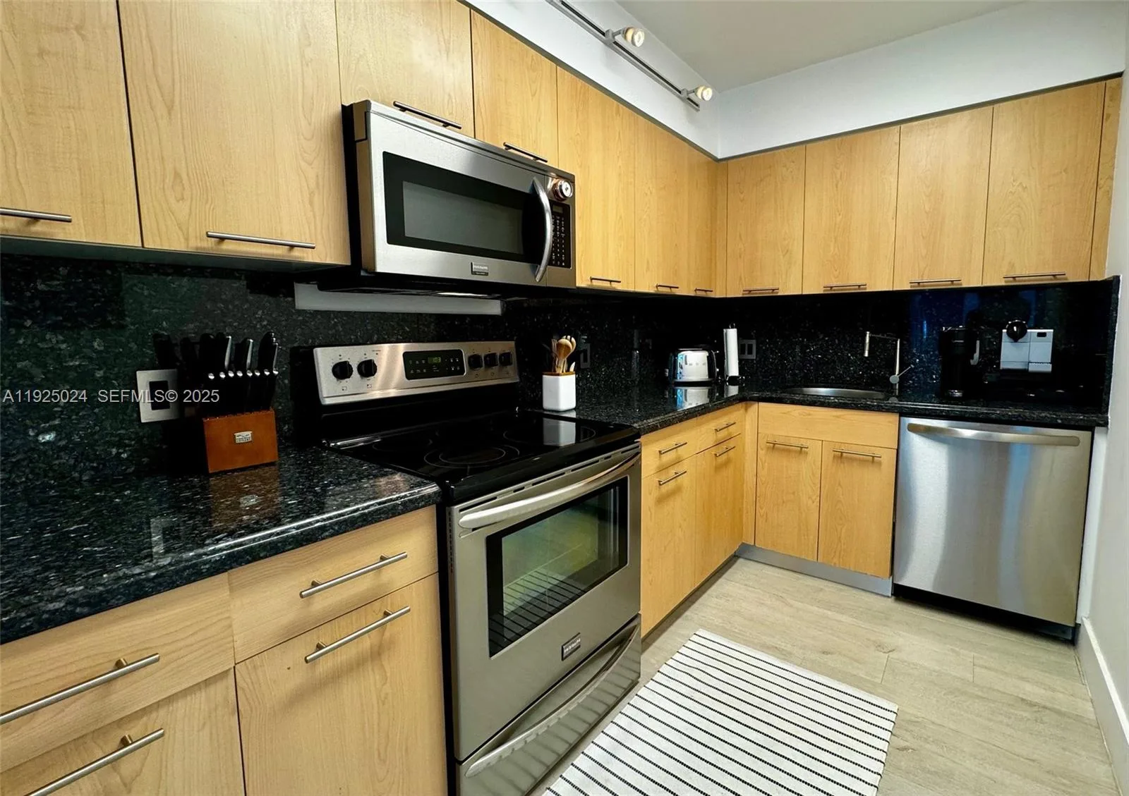 800 Claughton Island Dr # 1502, Miami, FL 33131 photo 5