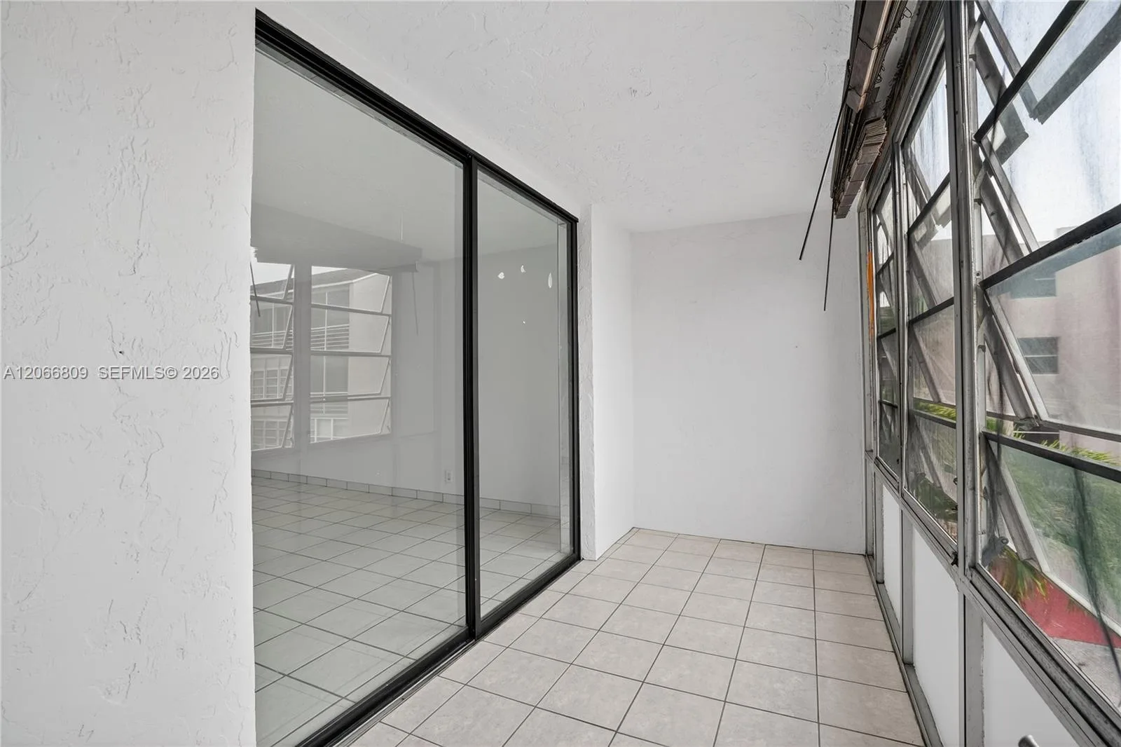2821 Somerset Dr # 317, Lauderdale Lakes, FL 33311 photo 9
