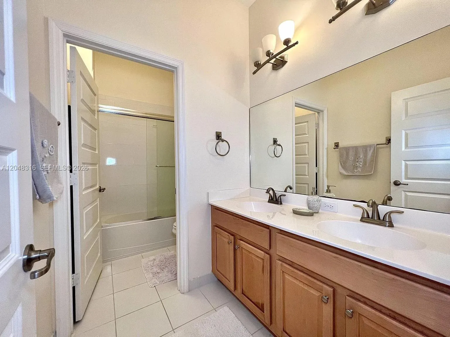 965 NE 193rd Ter, Miami, FL 33179 photo 11