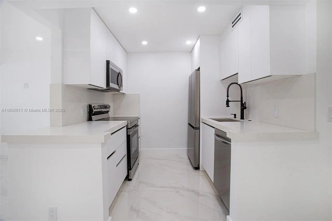 13250 SW 7th Ct # 204L, Pembroke Pines, FL 33027 — zdjęcie 2