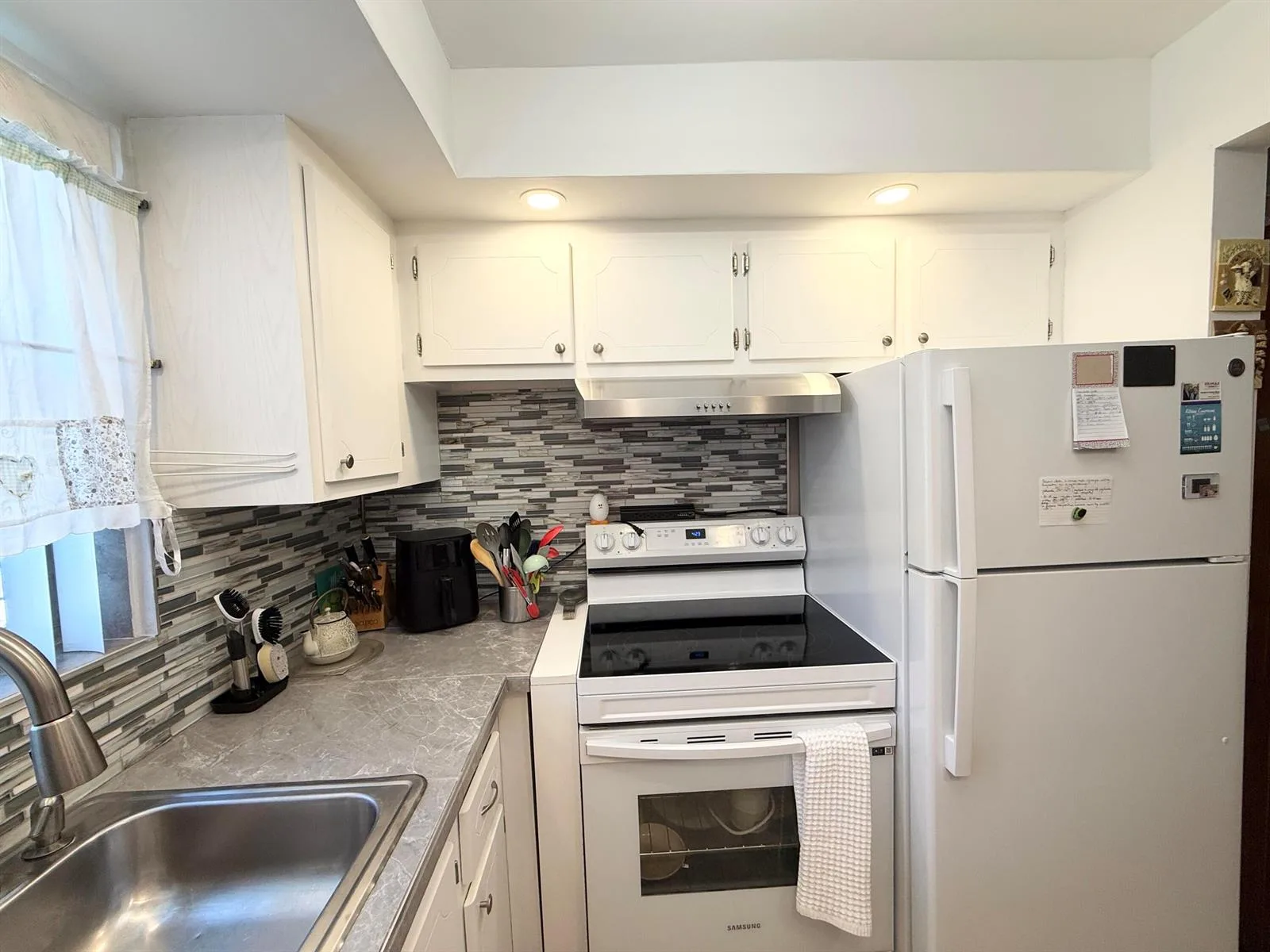 228 Canterbury J, West Palm Beach, FL 33417