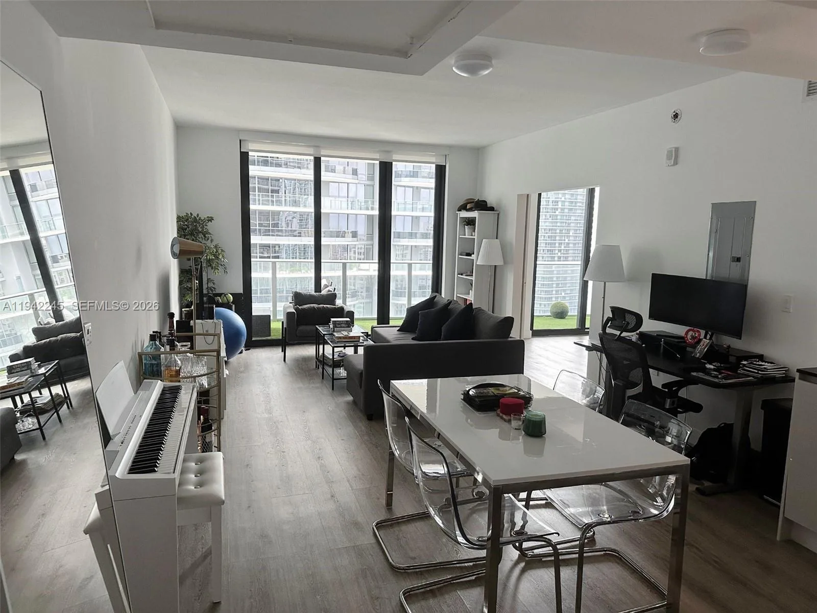1010 Brickell Ave # 3807, Miami, FL 33131 photo 2