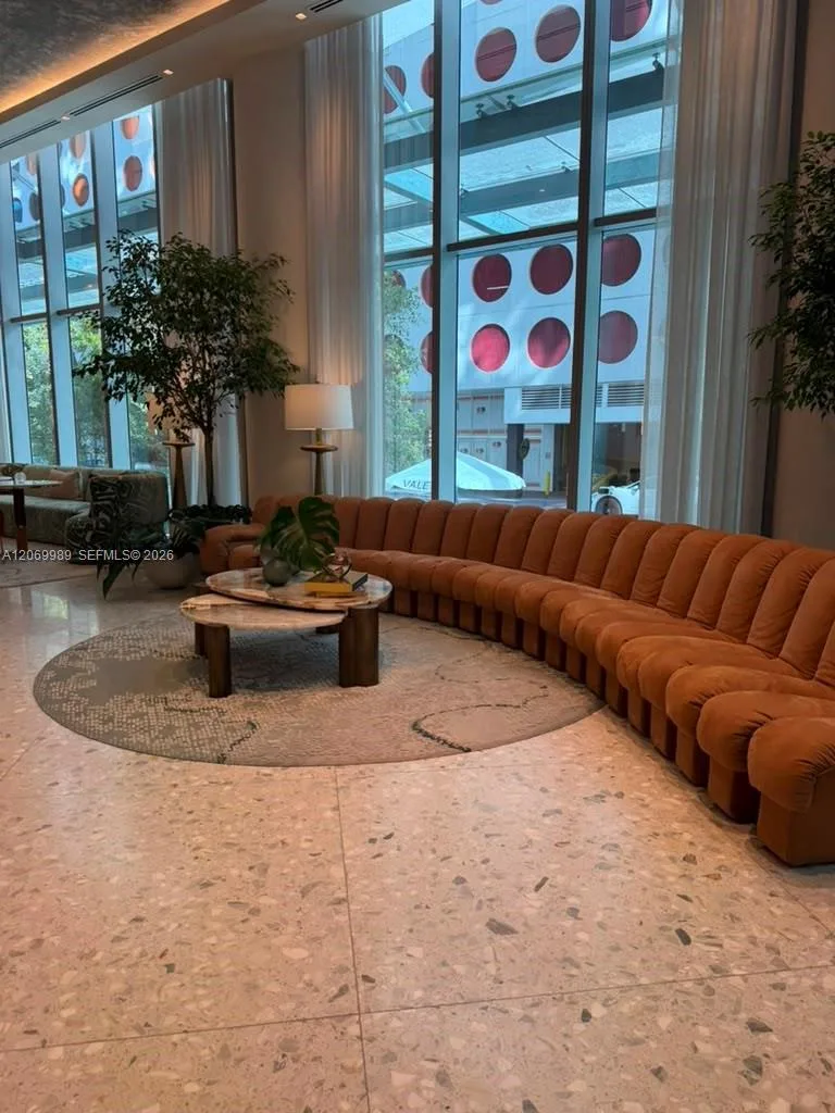 77 SE 5 ST # 2008, Miami, FL 33131