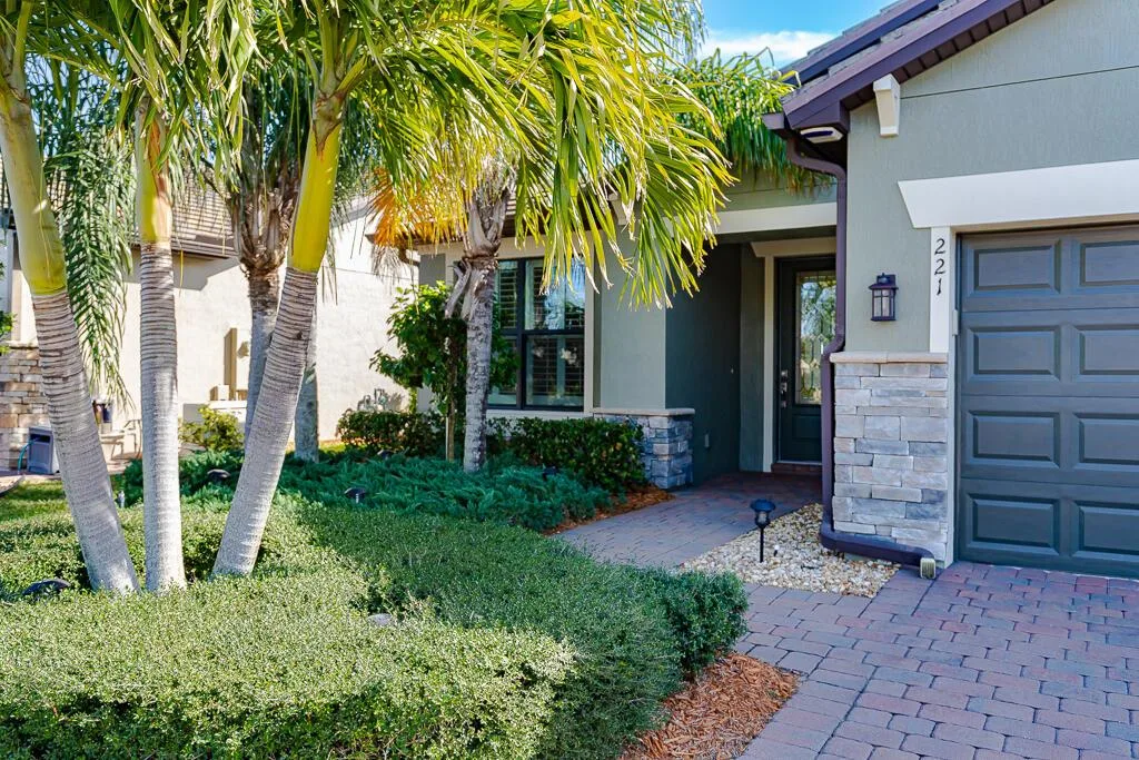 221 SE Longview Drive, Port St. Lucie, FL 34984 — zdjęcie 3