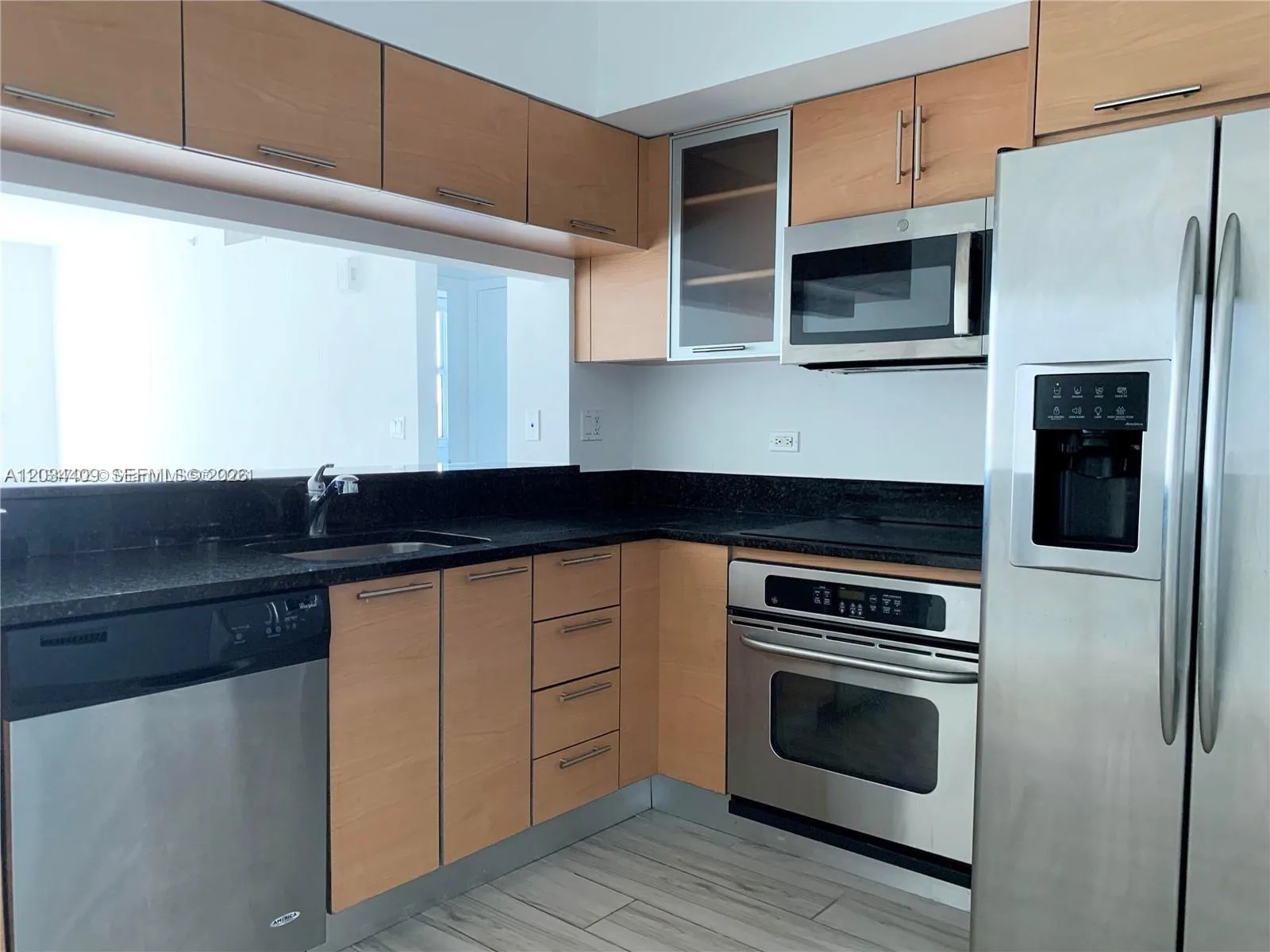 31 SE 5th St # 1910, Miami, FL 33131 photo 4
