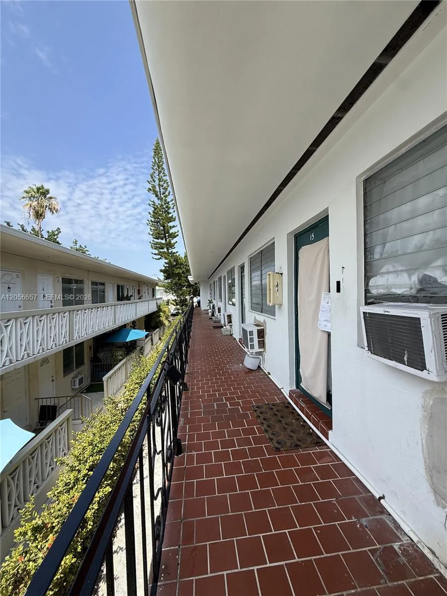 934 Meridian Ave, Miami Beach, FL 33139 photo 2
