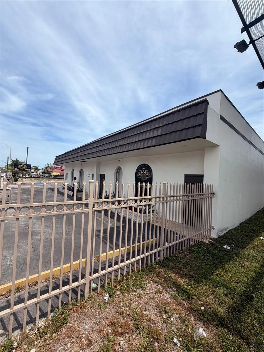 920 NW 119th St, Miami, FL 33168