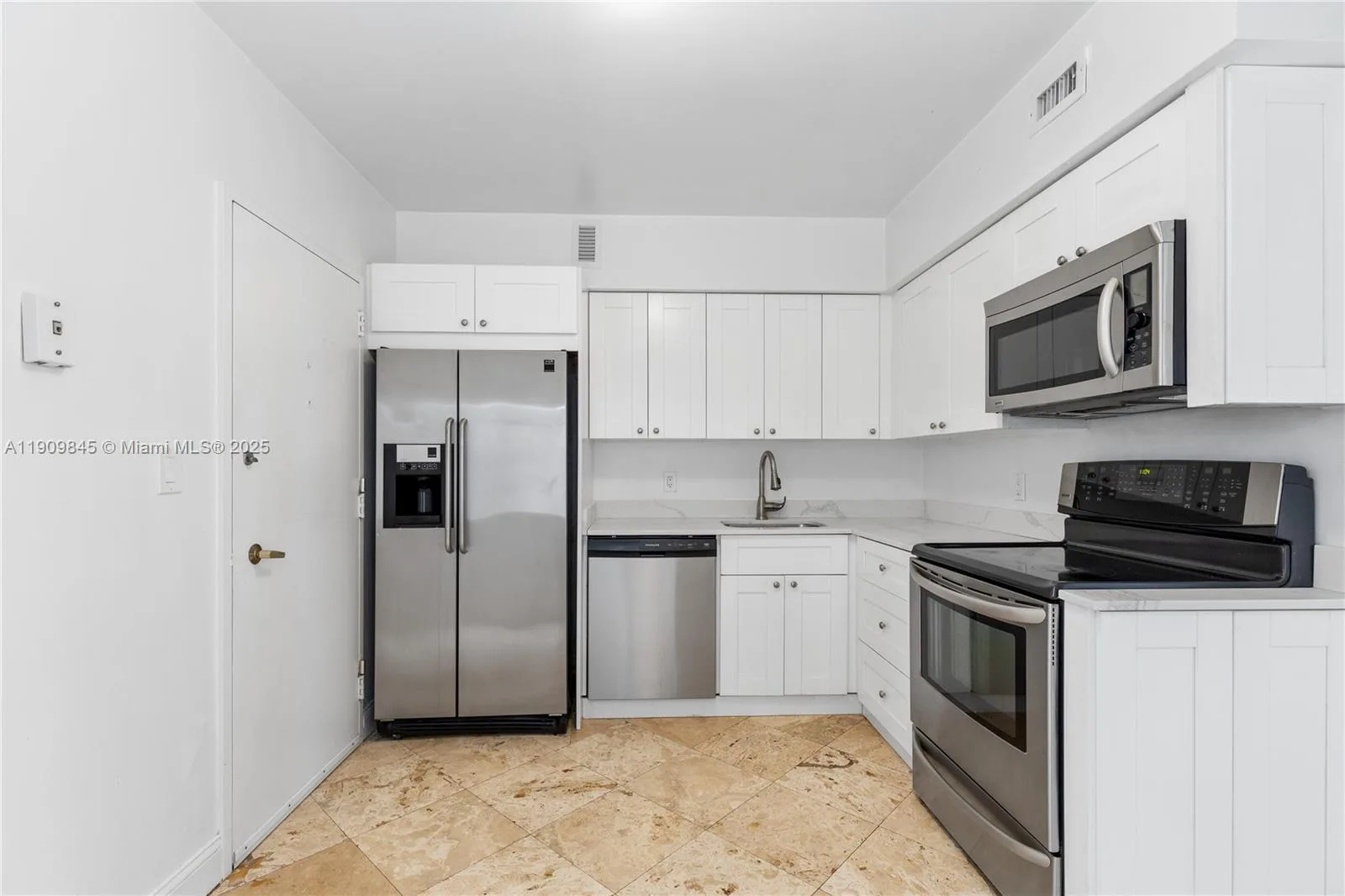 5700 Collins Ave # 10D, Miami Beach, FL 33140 photo 13