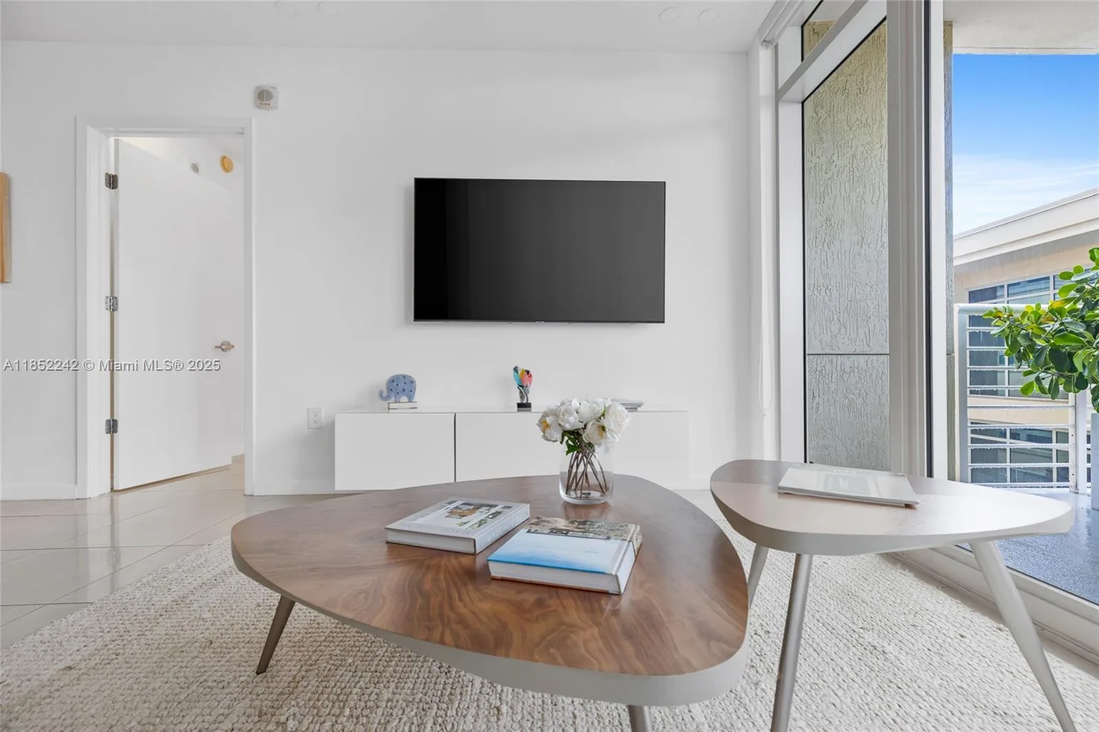 3250 NE 1st Ave # 605, Miami, FL 33137 photo 13