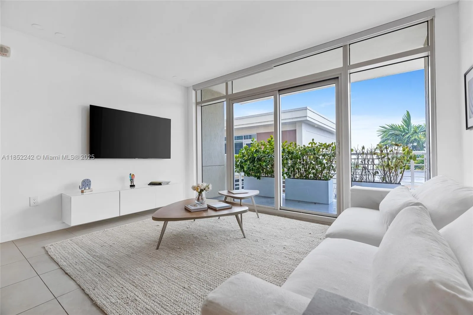 3250 NE 1st Ave # 605, Miami, FL 33137 photo 6
