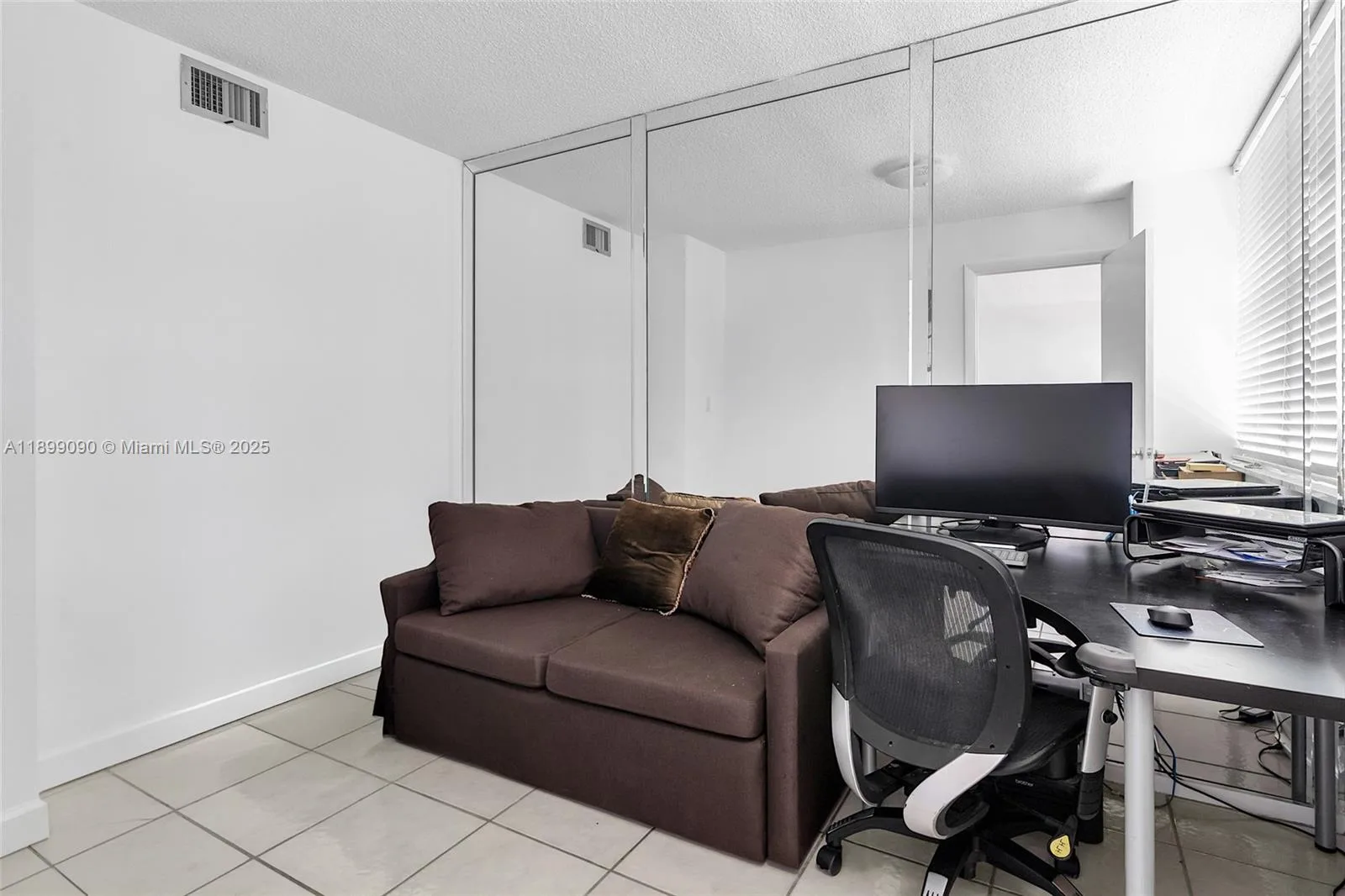 251 174th St # 2115, Sunny Isles Beach, FL 33160 photo 11