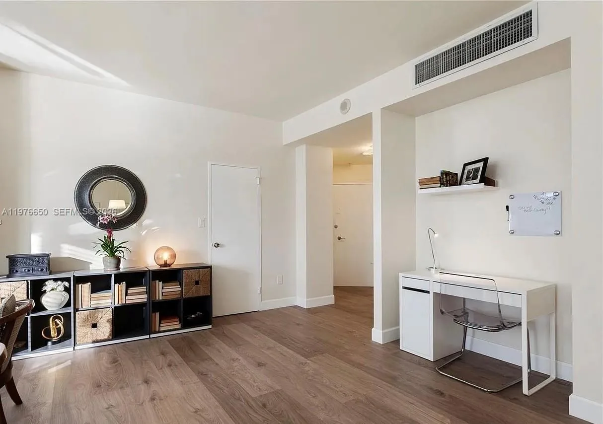 4925 Collins Ave # 2H, Miami Beach, FL 33140 photo 2
