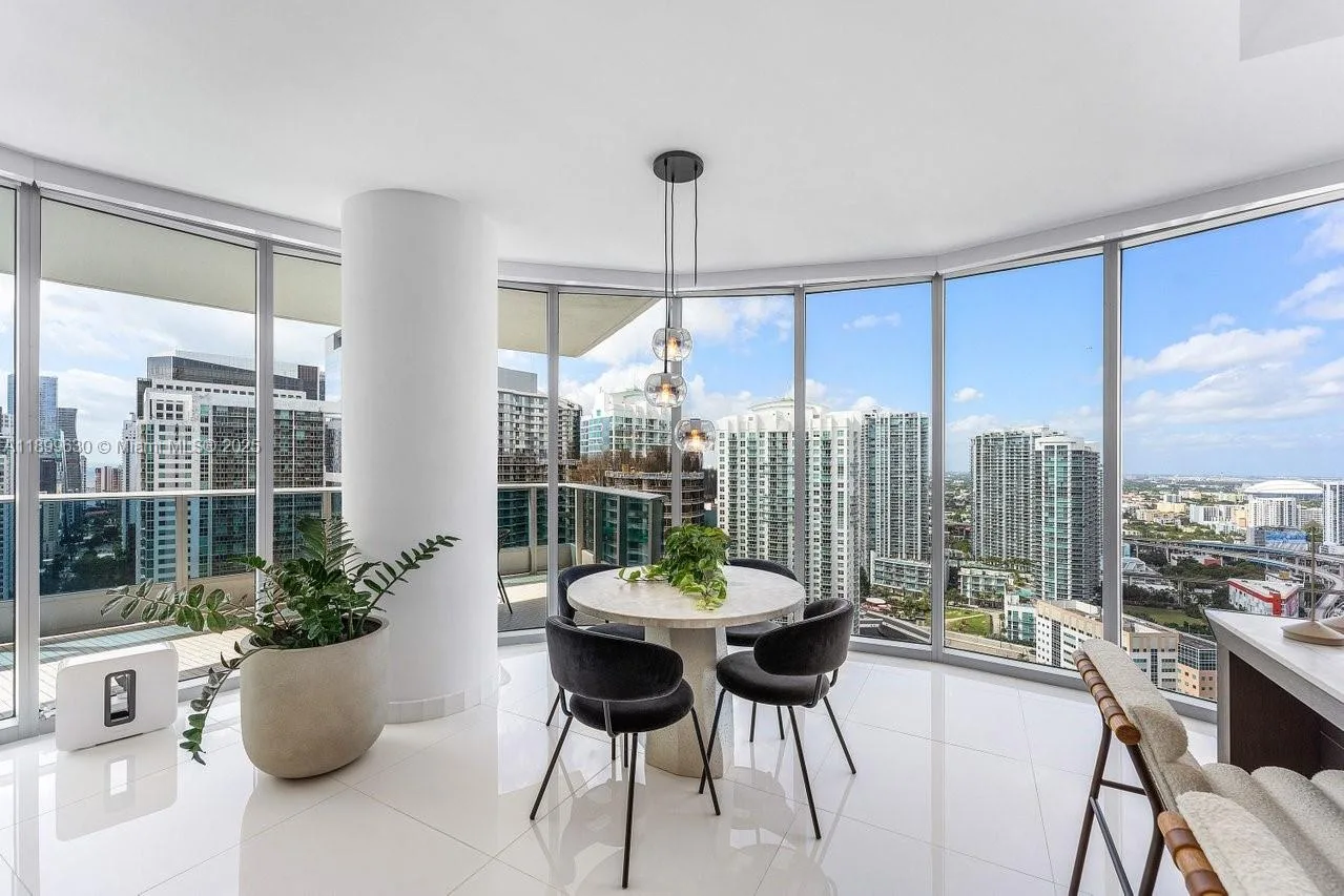 200 Biscayne Boulevard Way # 3702, Miami, FL 33131 photo 3