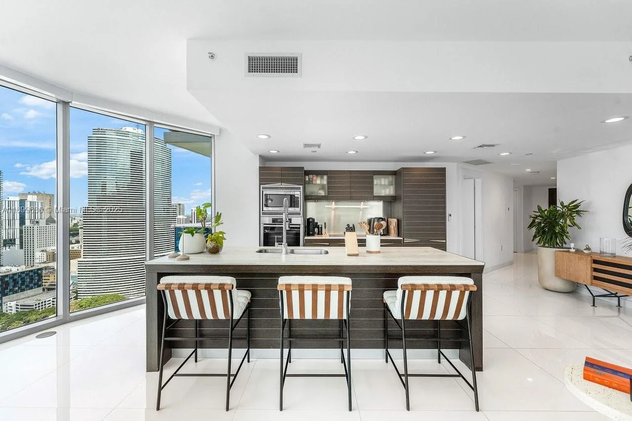 200 Biscayne Boulevard Way # 3702, Miami, FL 33131 photo 5