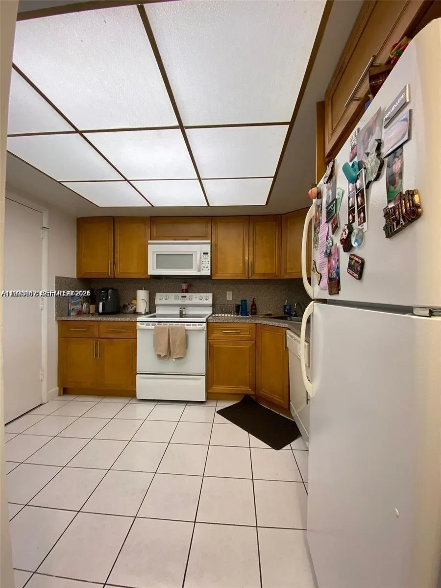 851 NE 14th Ave # 420, Hallandale Beach, FL 33009 photo 7