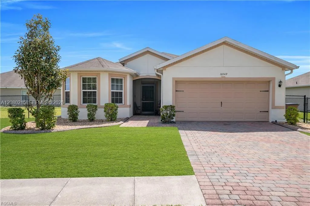 10549 Canal Brook LN, Lehigh Acres, FL 33936