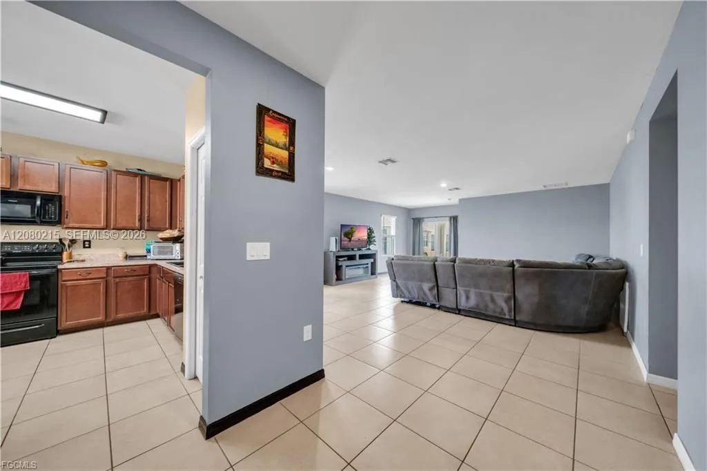 10549 Canal Brook LN, Lehigh Acres, FL 33936 photo 9