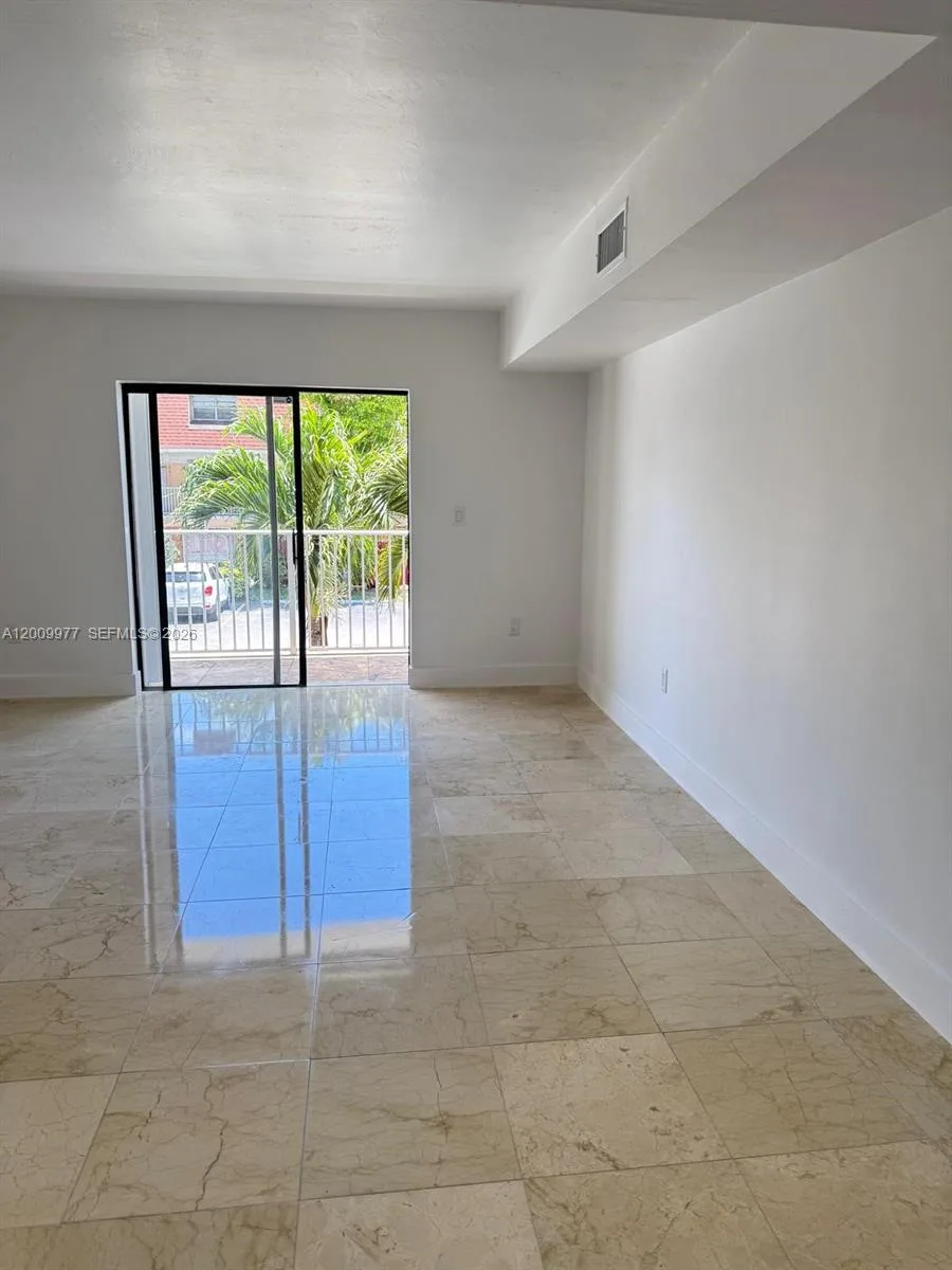 260 NW 107th Ave # 204, Miami, FL 33172 photo 5