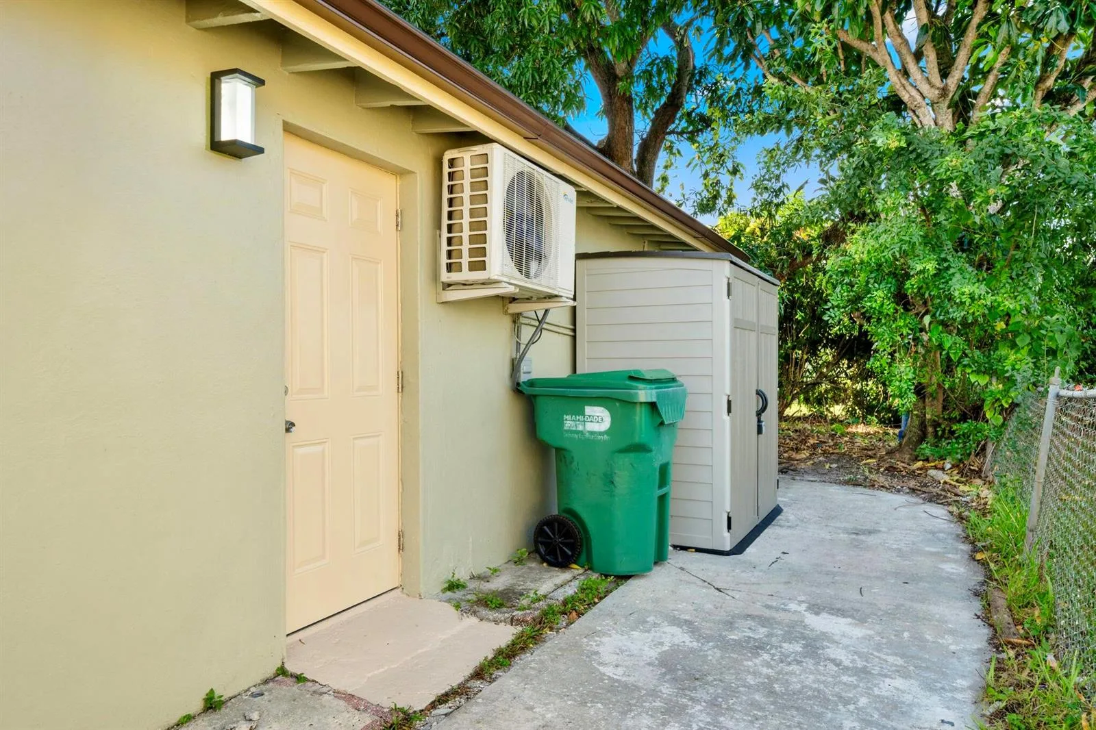 1300 NW 90th Street, Miami, FL 33147