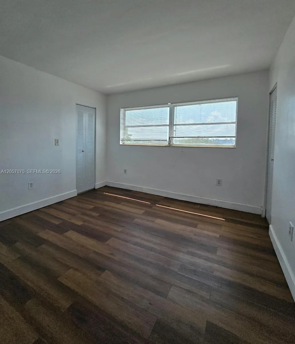 9357 Fontainebleau Blvd # D420, Miami, FL 33172 photo 6