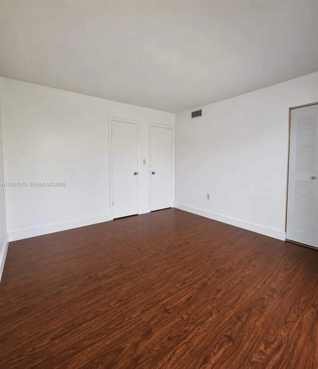 9357 Fontainebleau Blvd # D420, Miami, FL 33172 photo 9
