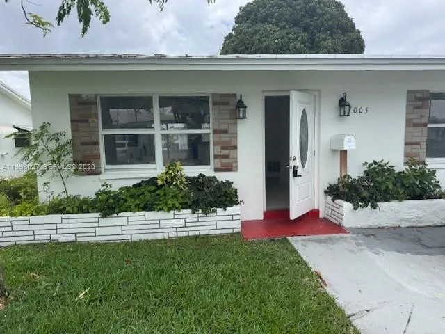 7005 NW 66th Ter, Tamarac, FL 33321 photo 2