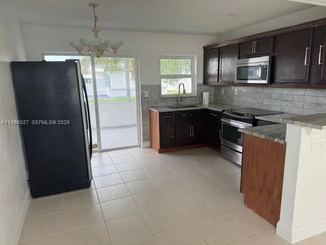 7005 NW 66th Ter, Tamarac, FL 33321 photo 4