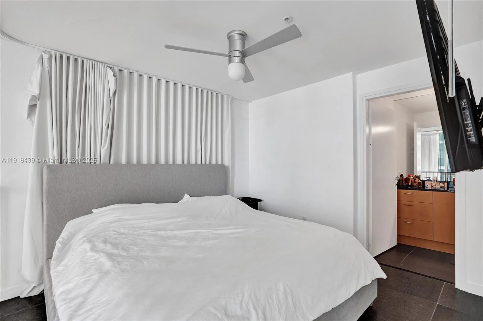 300 S Biscayne Blvd # L-1206, Miami, FL 33131 photo 12