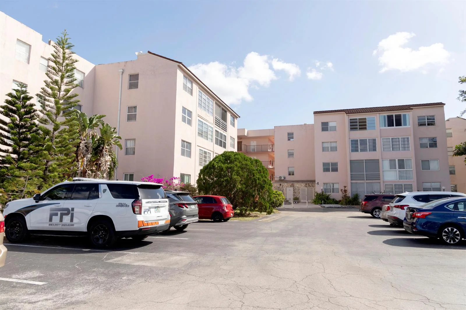 2851 Somerset Drive # 116, Lauderdale Lakes, FL 33311
