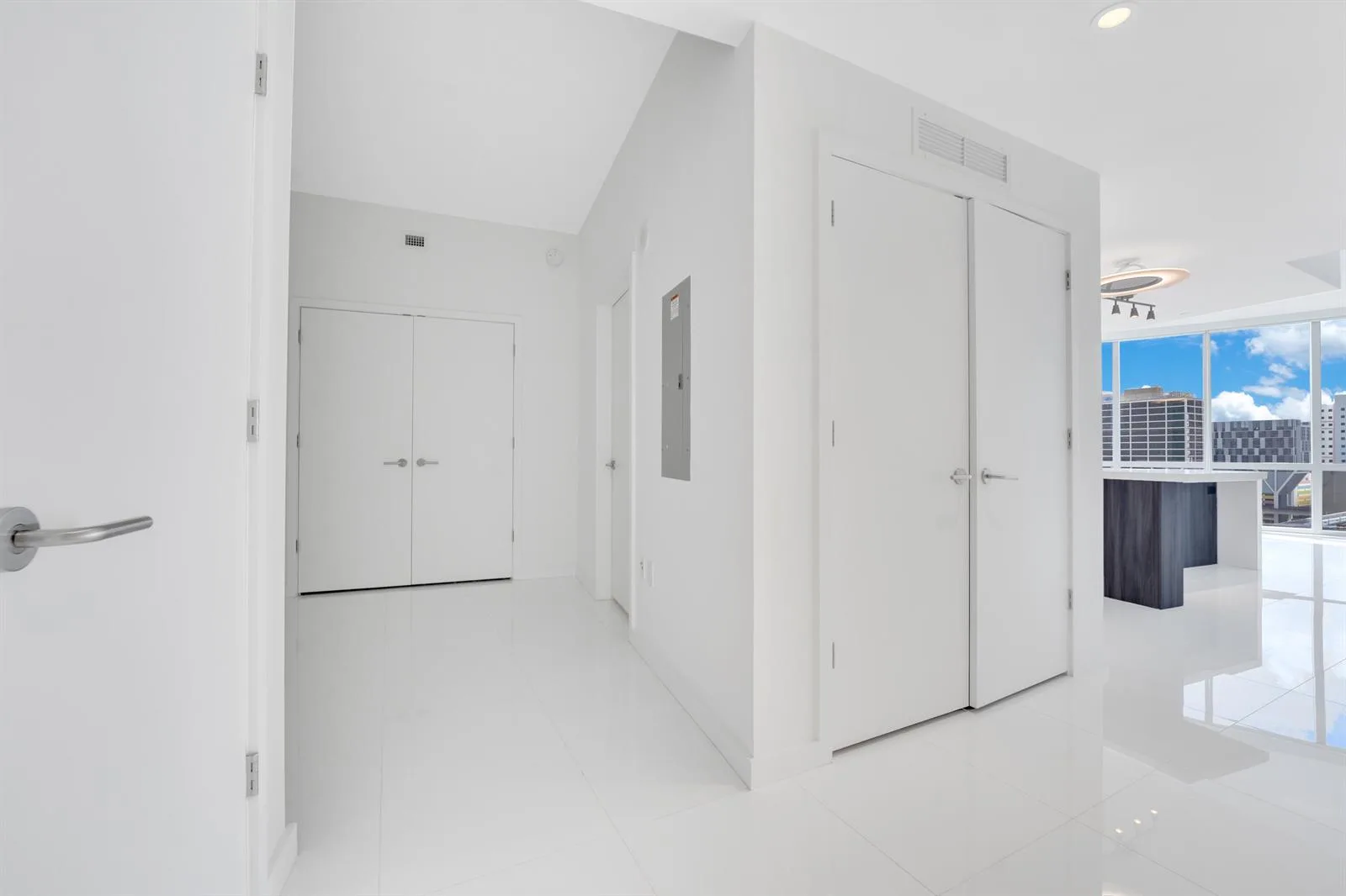 851 NE 1st Avenue # 1110, Miami, FL 33132 photo 4