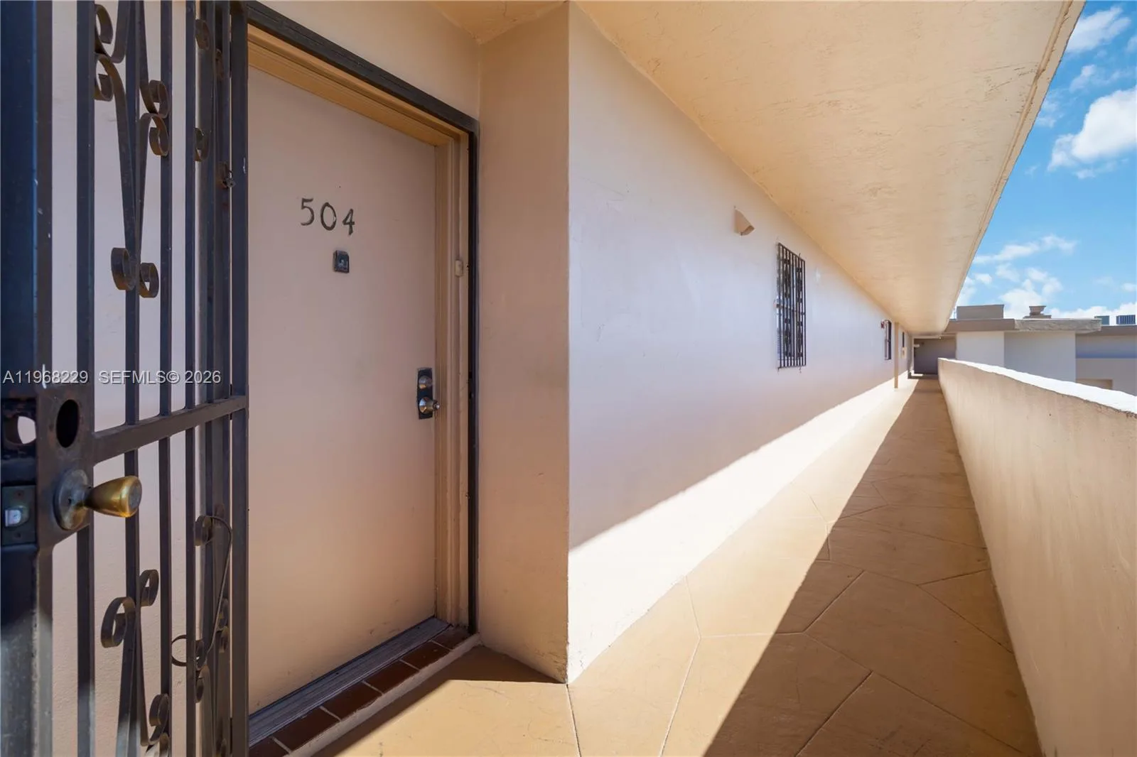 8895 Fontainebleau Blvd # 504, Miami, FL 33172 photo 2