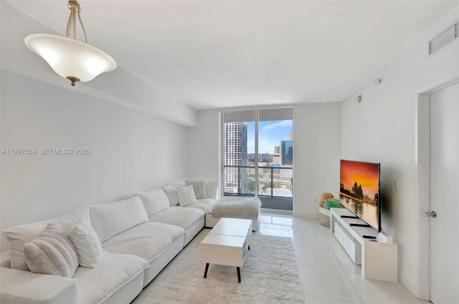 185 SW 7th St # 2303, Miami, FL 33130