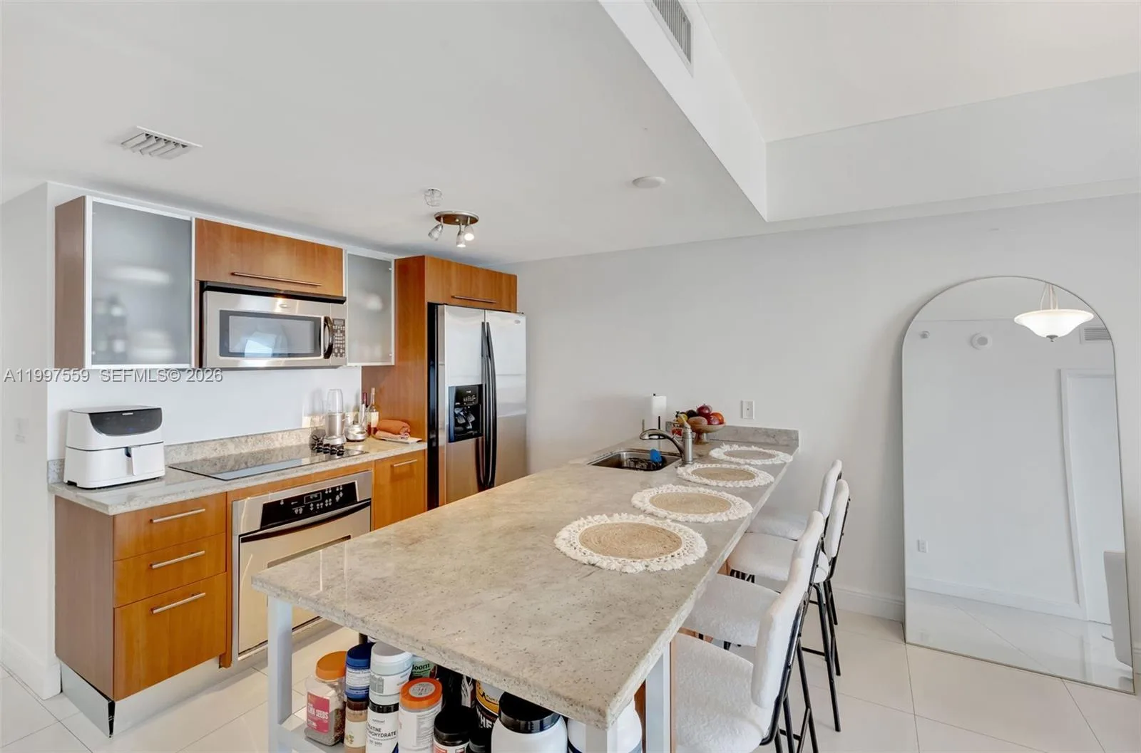 185 SW 7th St # 2303, Miami, FL 33130 photo 12