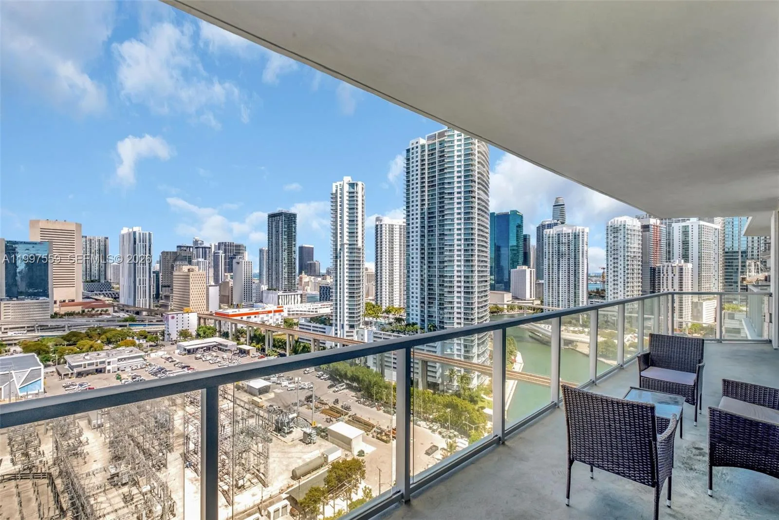 185 SW 7th St # 2303, Miami, FL 33130 photo 4