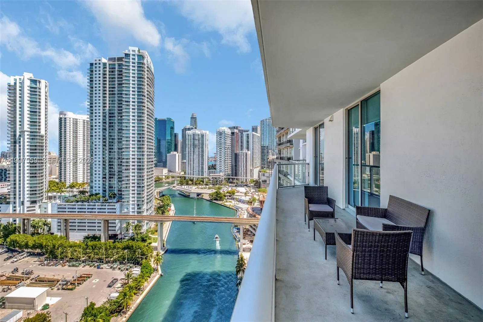 185 SW 7th St # 2303, Miami, FL 33130 photo 5