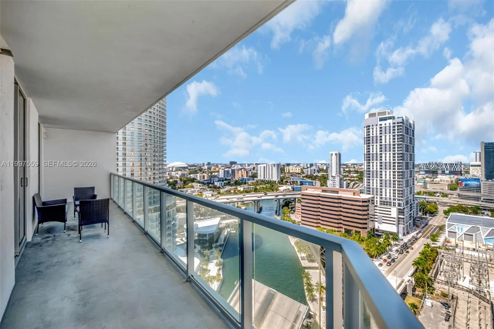 185 SW 7th St # 2303, Miami, FL 33130 photo 6