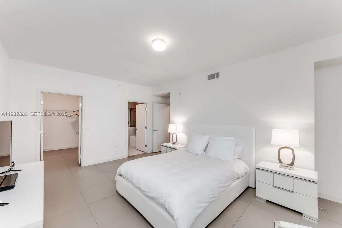 999 SW 1st Ave # 3216, Miami, FL 33130 photo 10