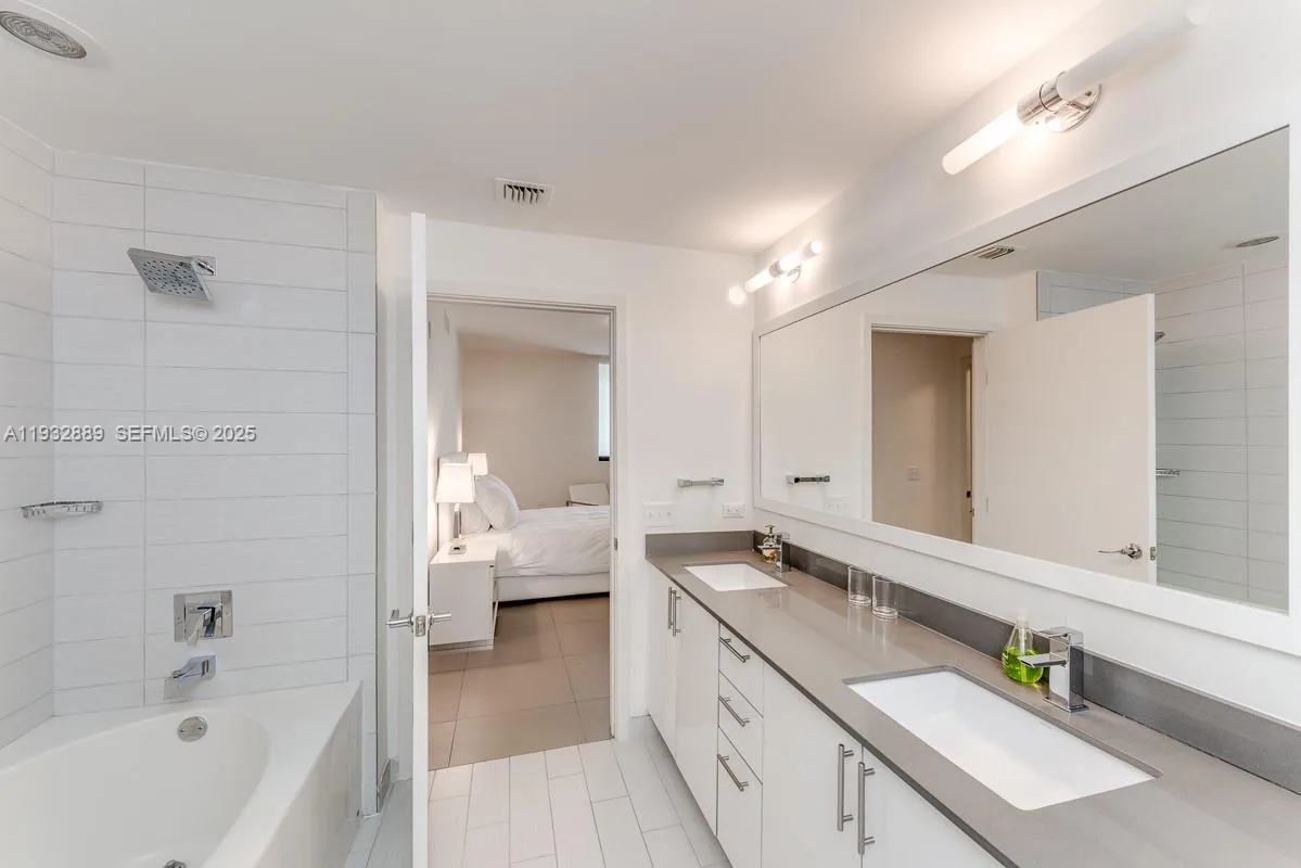 999 SW 1st Ave # 3216, Miami, FL 33130 photo 12