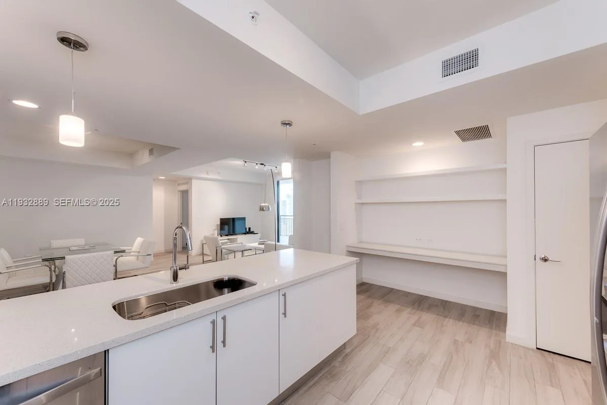 999 SW 1st Ave # 3216, Miami, FL 33130 photo 8