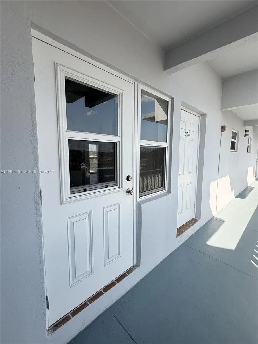 2223 Park Ln # 306, Hollywood, FL 33021 photo 2