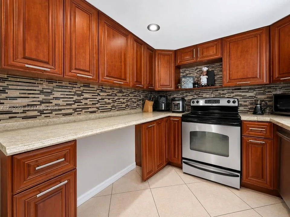 2055 SW 122nd Ave # 418, Miami, FL 33175 photo 3