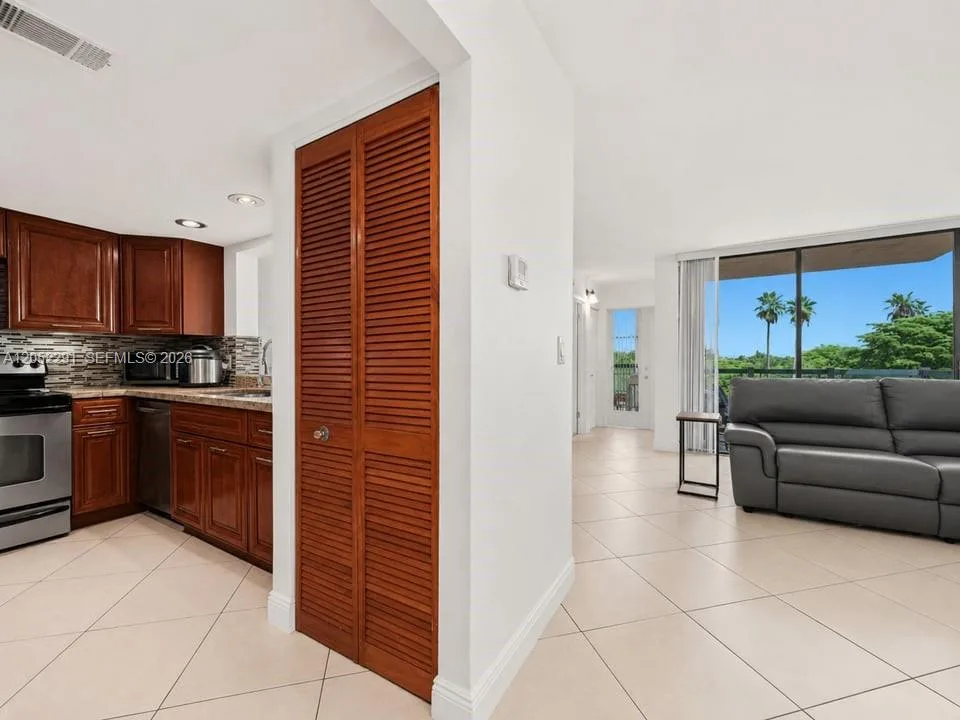 2055 SW 122nd Ave # 418, Miami, FL 33175 photo 4