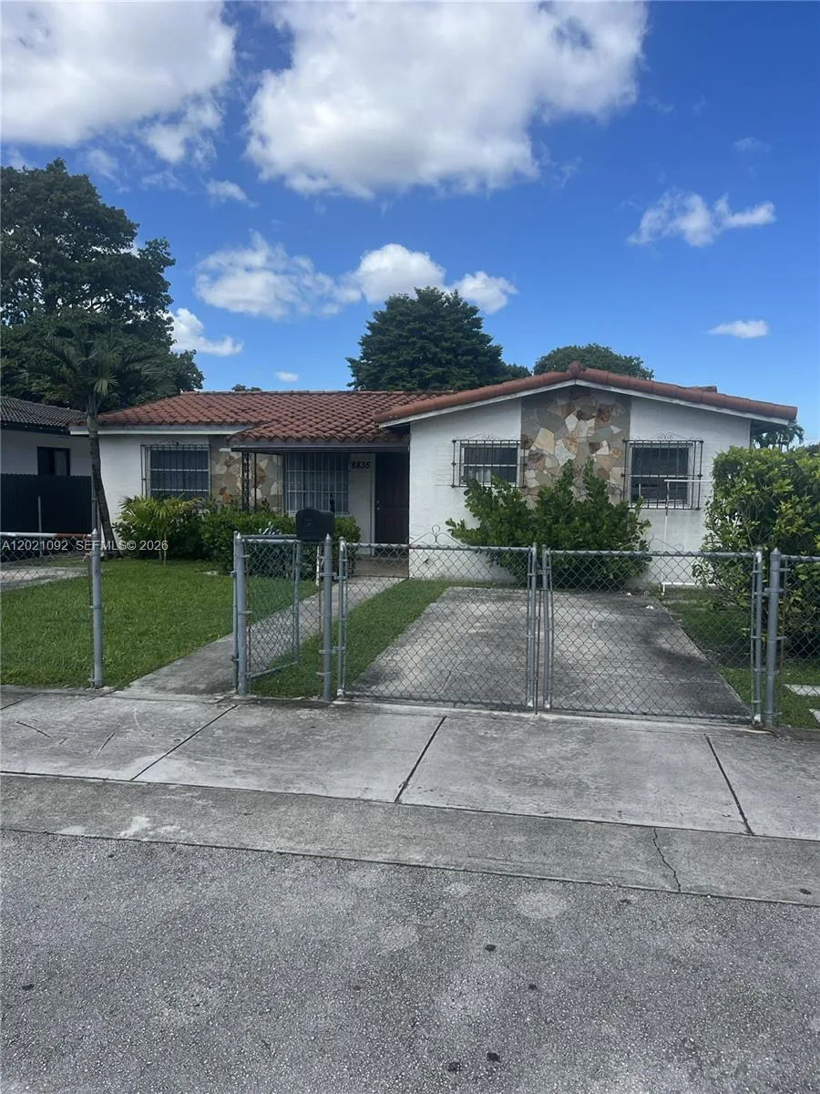 8835 SW 27th St, Miami, FL 33165