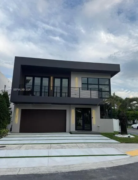 9880 NW 74th Ter, Doral, FL 33178